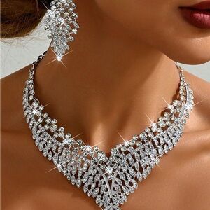 Elegant Silver Leaf Necklace and Earring Set